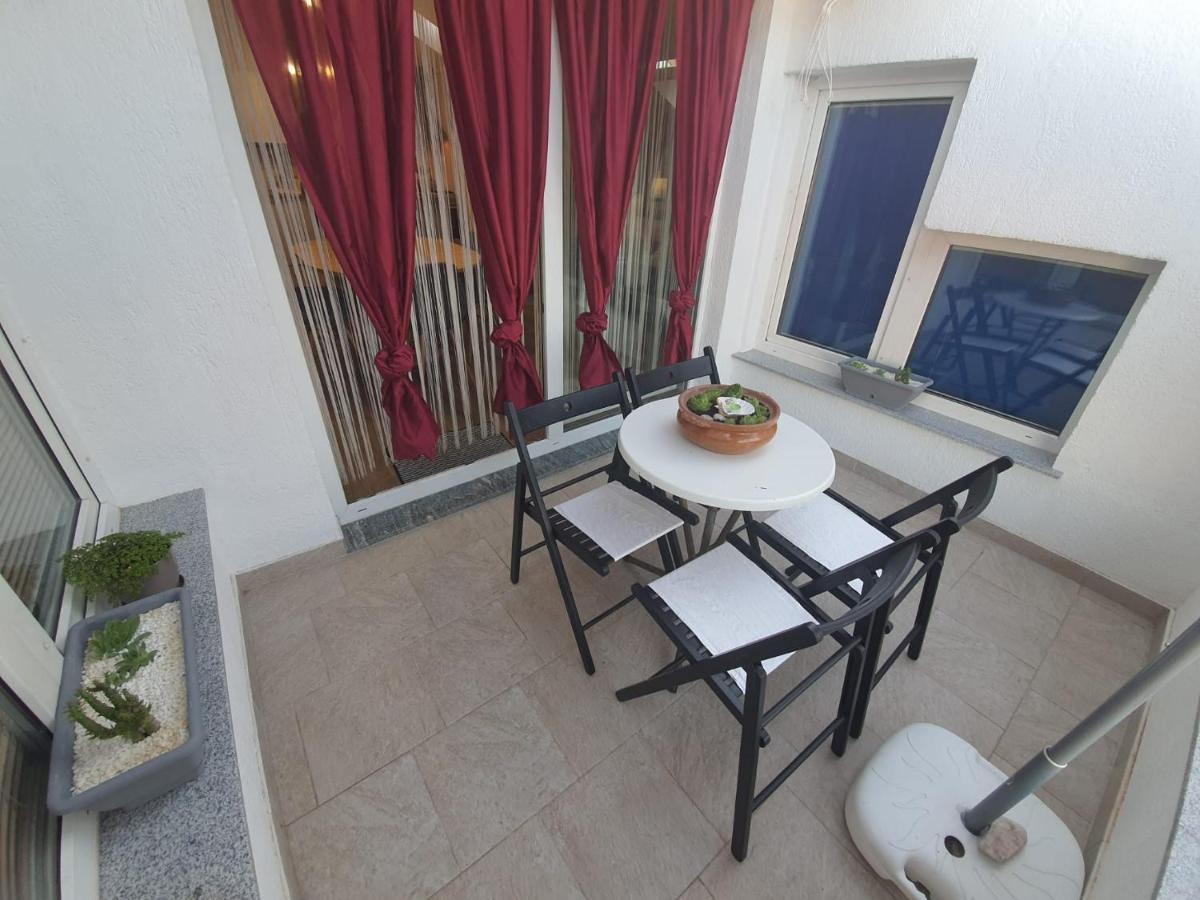 Apartment D Free Parking & Wifi, Walking Distance To Centrum Zára Kültér fotó