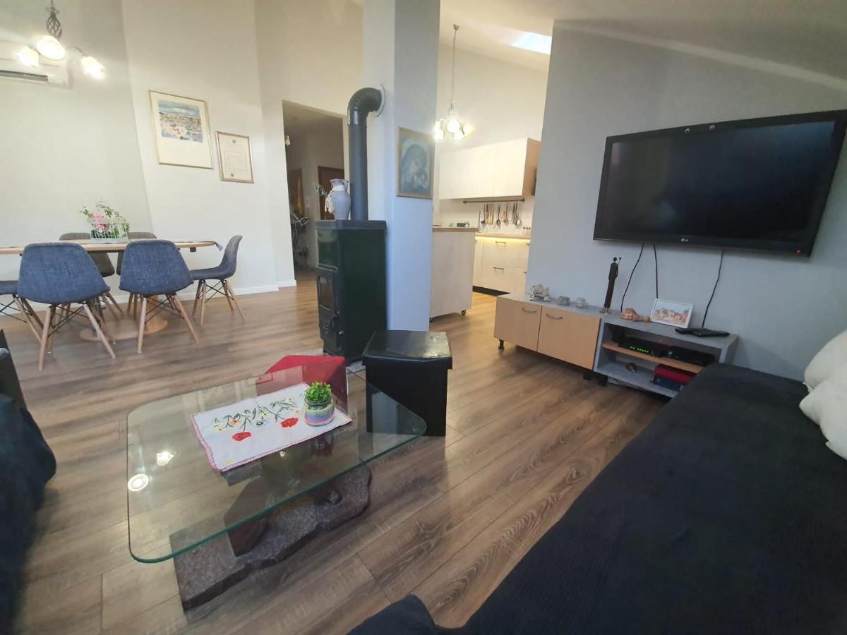 Apartment D Free Parking & Wifi, Walking Distance To Centrum Zára Kültér fotó