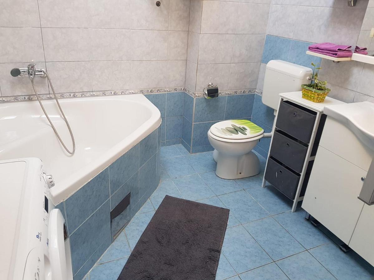 Apartment D Free Parking & Wifi, Walking Distance To Centrum Zára Kültér fotó