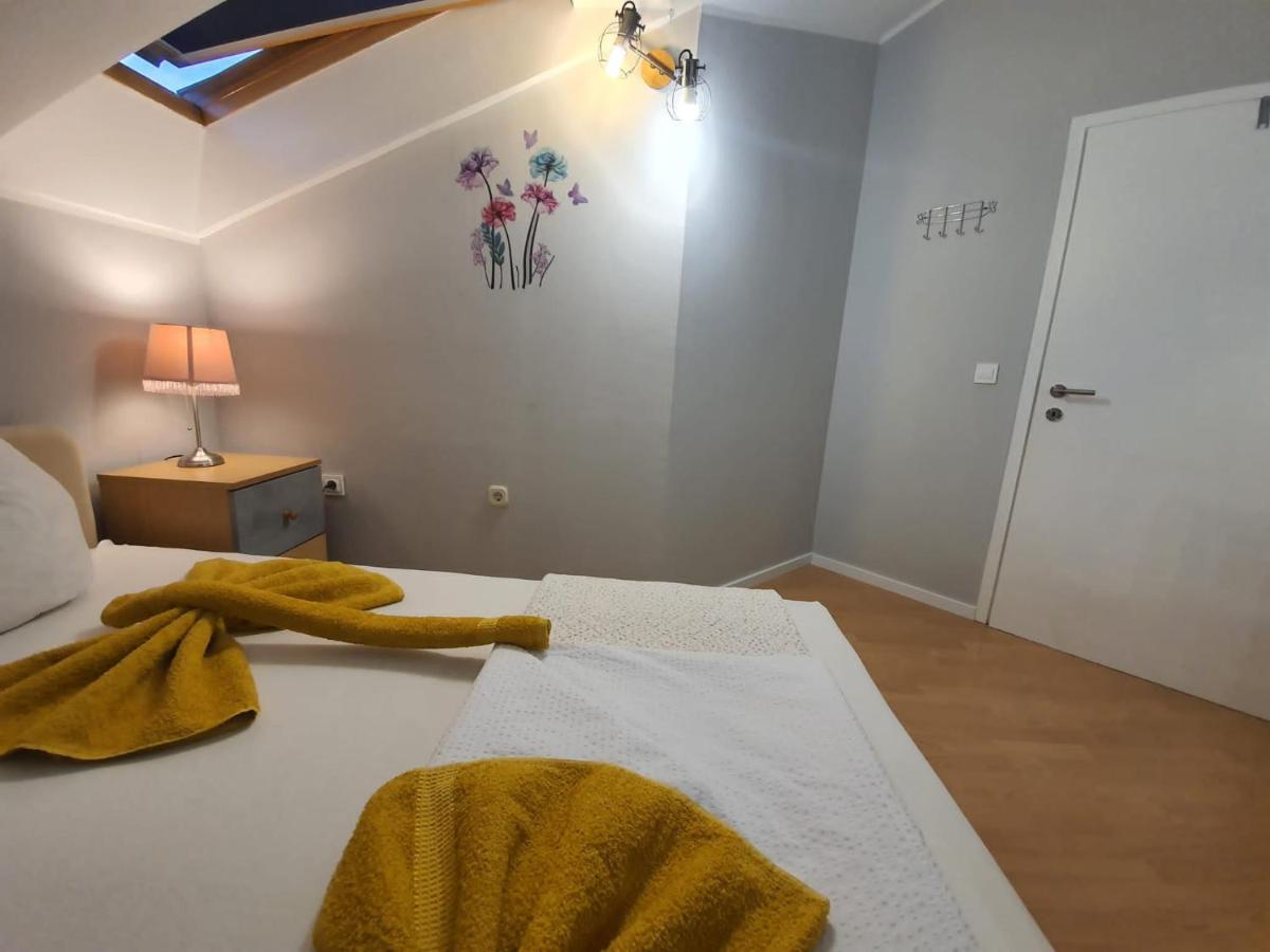 Apartment D Free Parking & Wifi, Walking Distance To Centrum Zára Kültér fotó