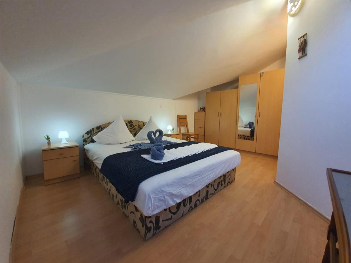 Apartment D Free Parking & Wifi, Walking Distance To Centrum Zára Kültér fotó