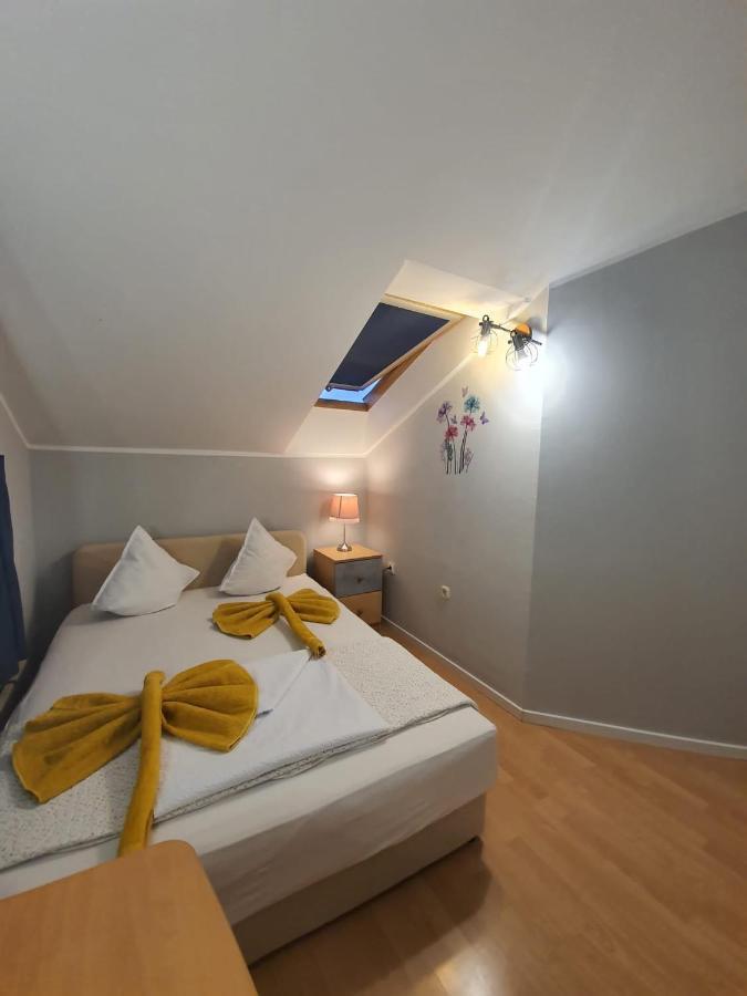 Apartment D Free Parking & Wifi, Walking Distance To Centrum Zára Kültér fotó
