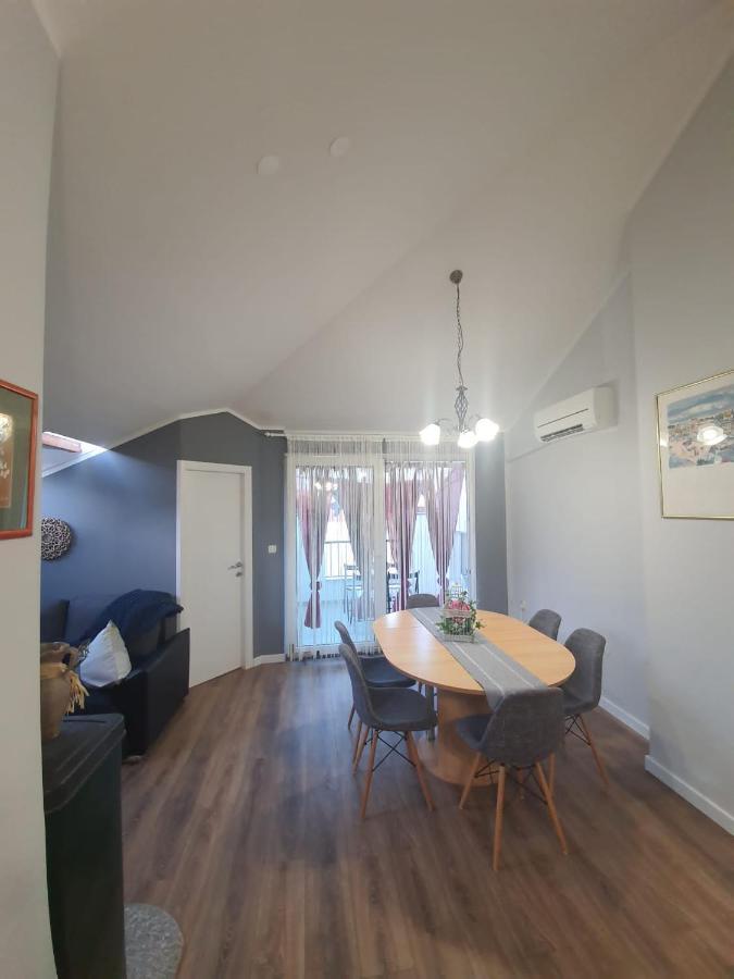 Apartment D Free Parking & Wifi, Walking Distance To Centrum Zára Kültér fotó