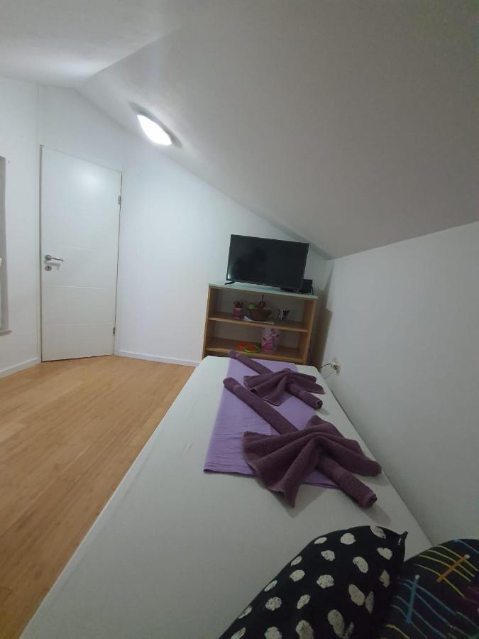 Apartment D Free Parking & Wifi, Walking Distance To Centrum Zára Kültér fotó