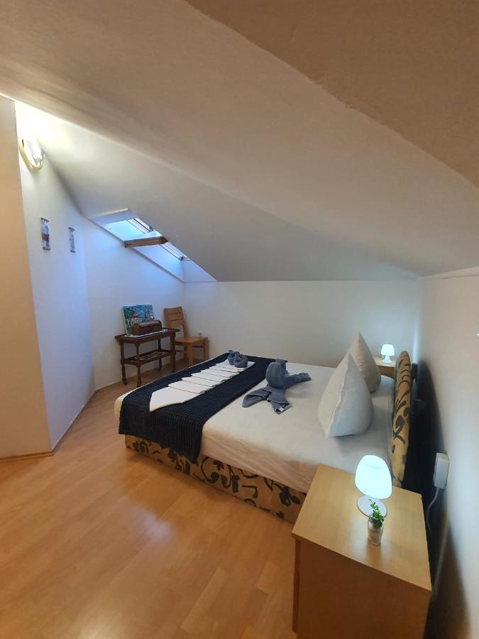 Apartment D Free Parking & Wifi, Walking Distance To Centrum Zára Kültér fotó