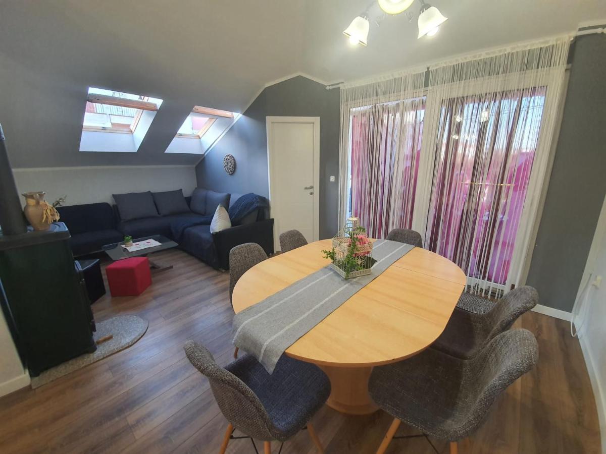Apartment D Free Parking & Wifi, Walking Distance To Centrum Zára Kültér fotó