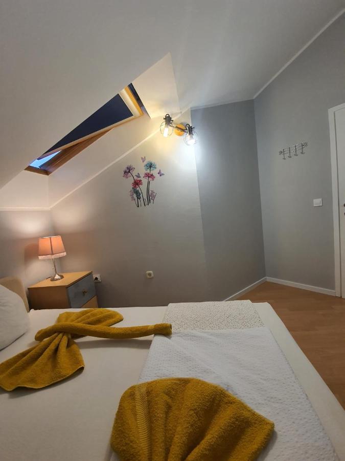 Apartment D Free Parking & Wifi, Walking Distance To Centrum Zára Kültér fotó